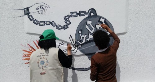 فرق رسم تستكمل لوحات جدارية ضمن المرحلة الثانية من حملة التوعية بمخاطر المخدرات