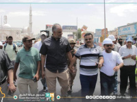 المهندس معين الماس يطلع على الأعمال في مشروع خط كالتكس إلى الغزل والنسيج